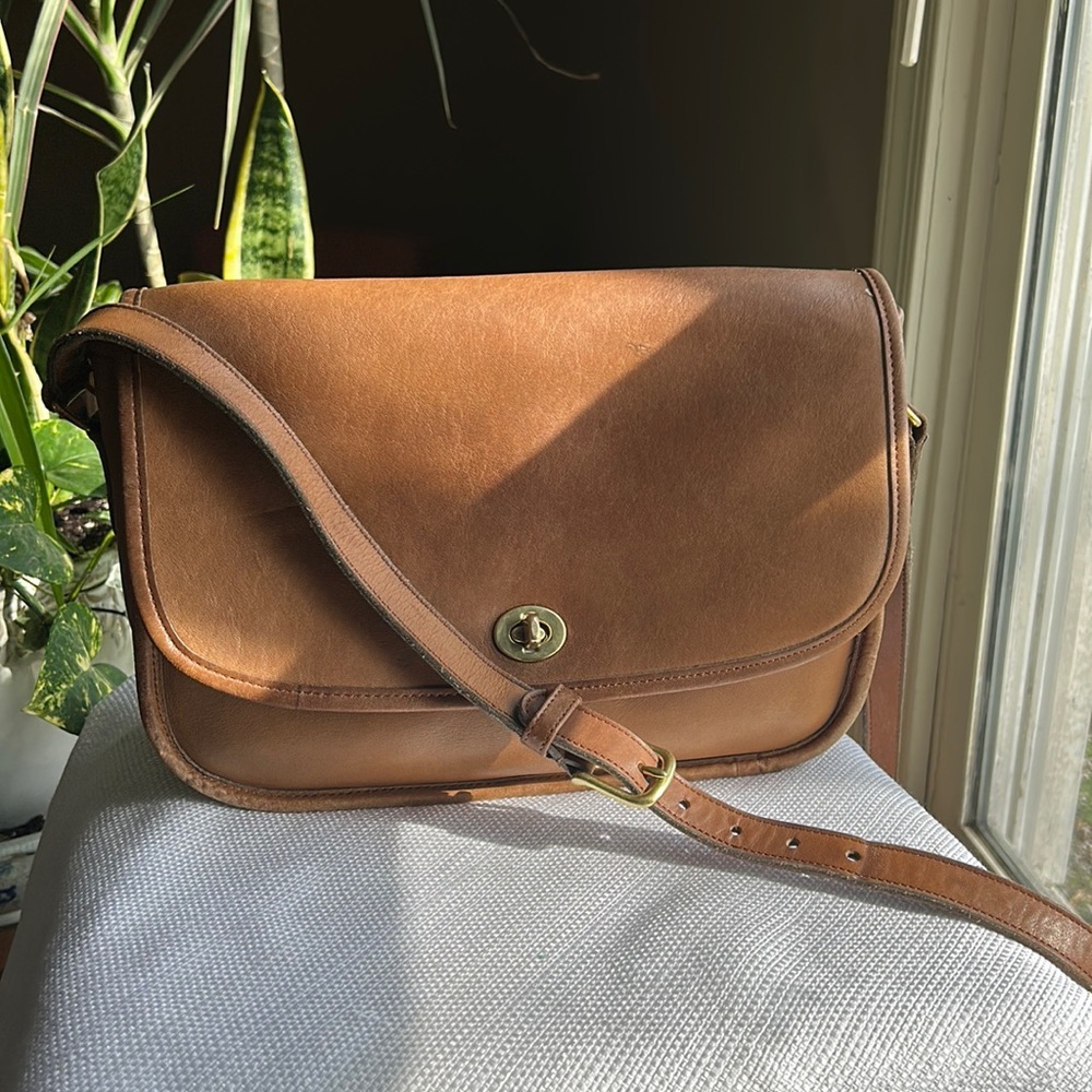 Vintage coach city bag in tan